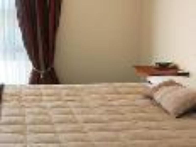 Castle Court Motel Уэллсфорд Экстерьер фото